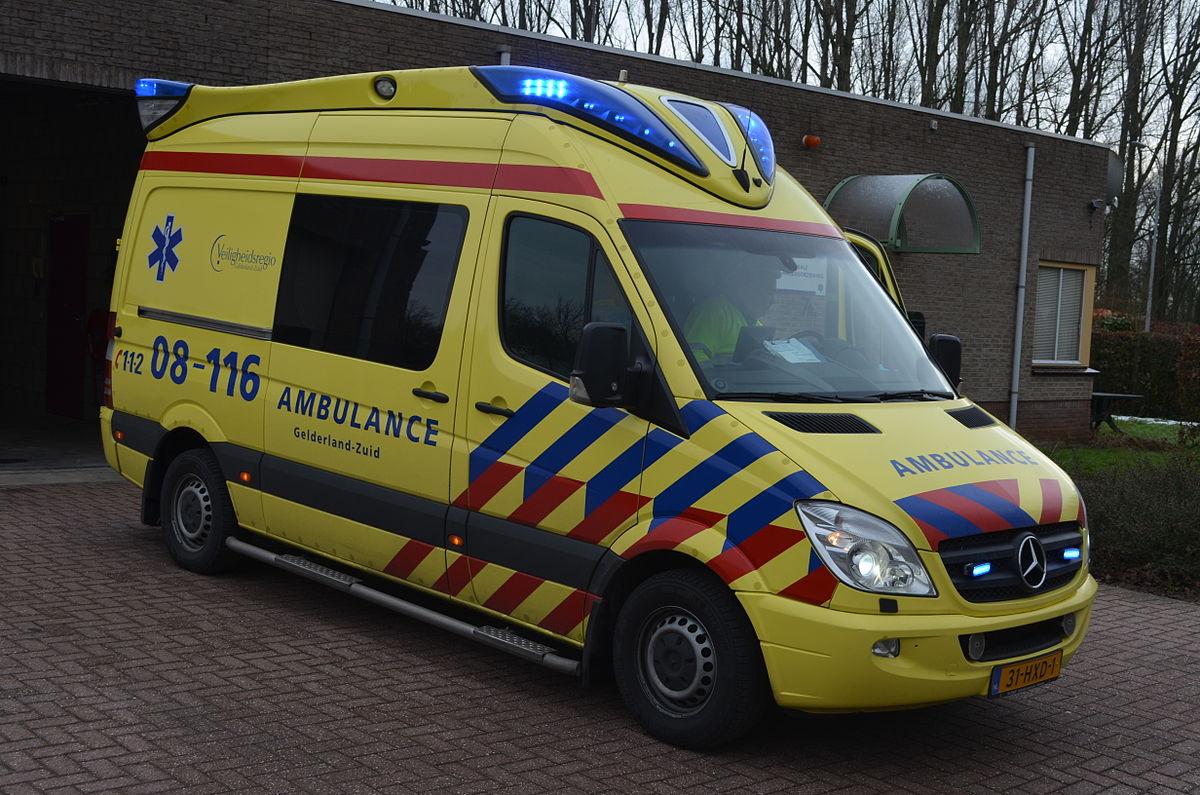 Ambulance ziekenwagen ongeluk