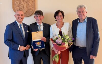 Ere-plaquette van de gemeente Echt-Susteren voor Norbert Reyans