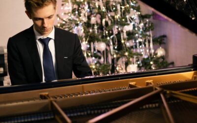 Kerstconcert van meesterpianist Rangel Silaev. Beleef zijn pianospel en eigen composities in de betoverende sfeer van “ERA Studio’s”.