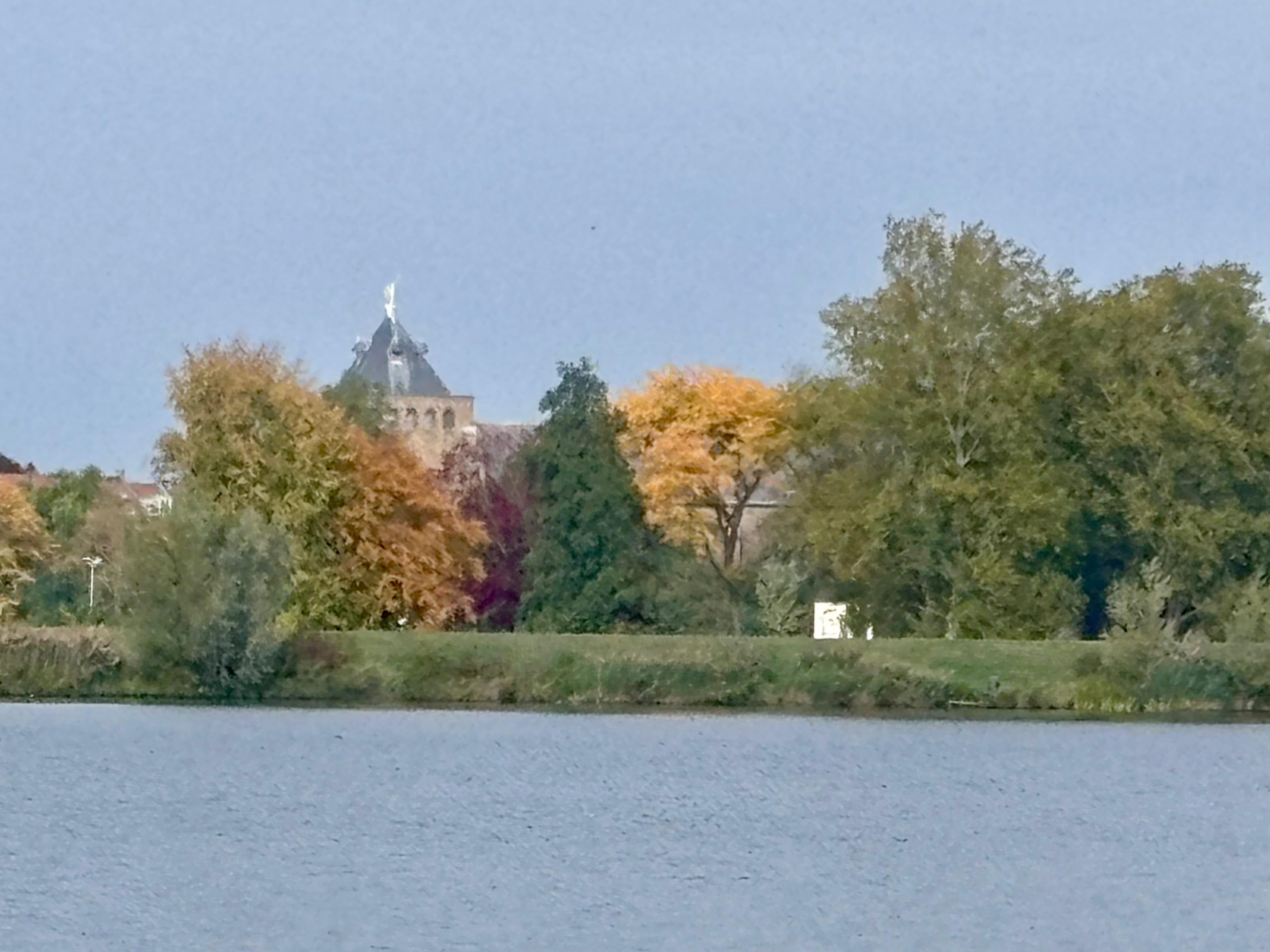 Onstuimig herfstweekend met buien en stevige wind in Midden-Limburg