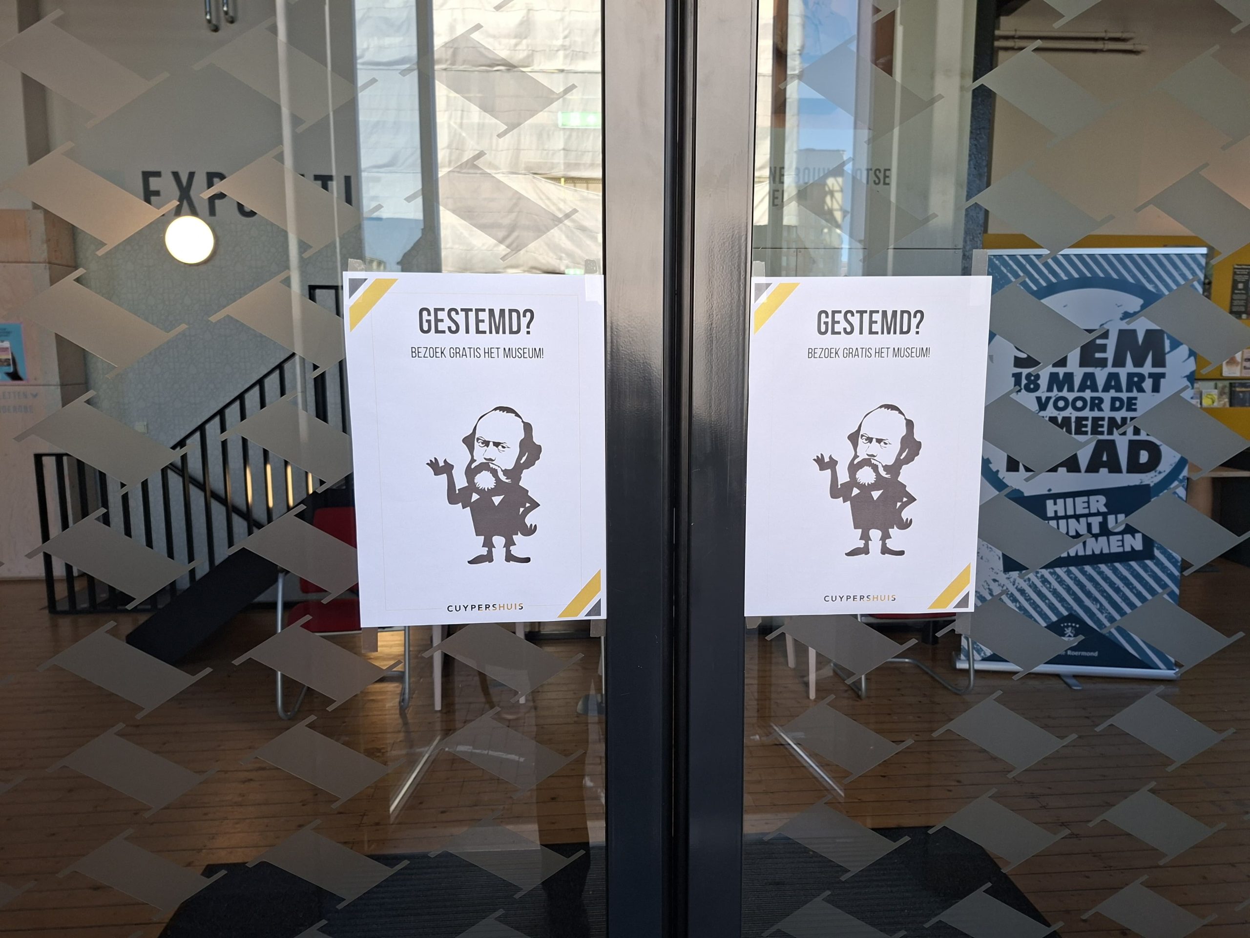 ▶️ Rondje stembureaus: van ‘Roermonds mooiste stembureau’ naar Horn en door naar Linne