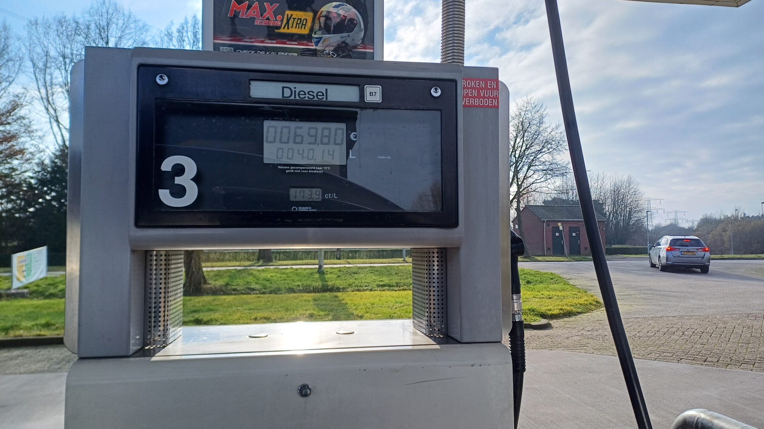 Duitsland verlaagt benzineprijzen door tabak duurder te maken