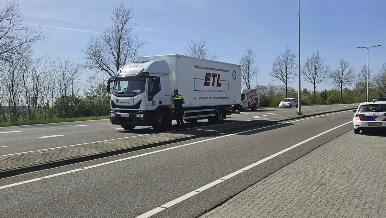 Twintig bekeuringen bij controle aan afgesloten brug Roosteren