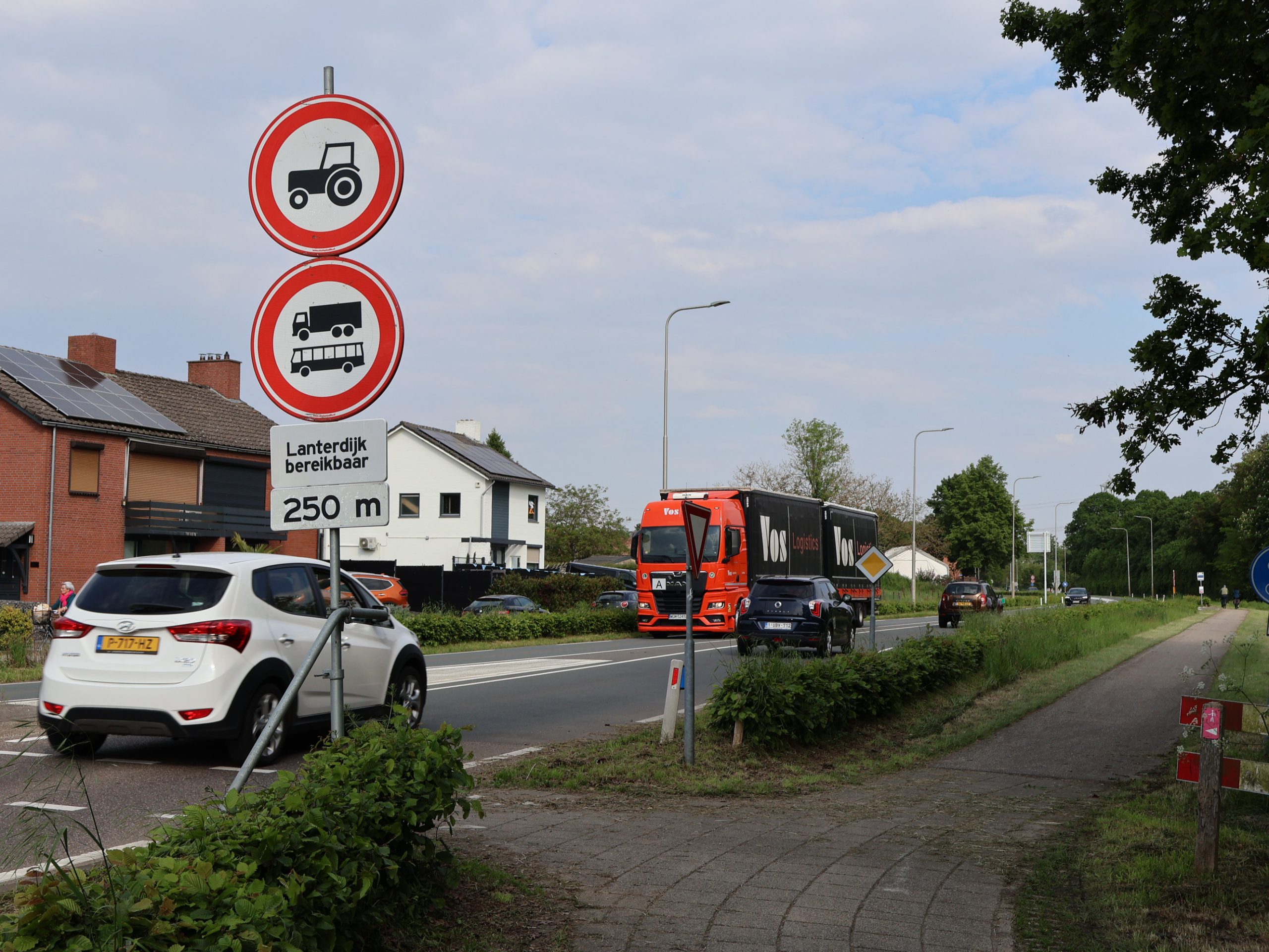 Politie nuanceert dreigement voor afsluiten brug Roosteren