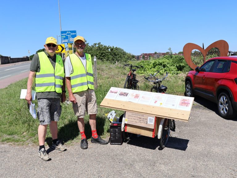 Duo-demonstratie voor betere fietsvoorzieningen bij nieuwe Maasbrug