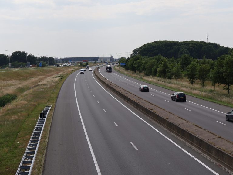 Snelweg A73 deze zomer bijna twee weken dicht voor werkzaamheden: hoe zit dat precies?