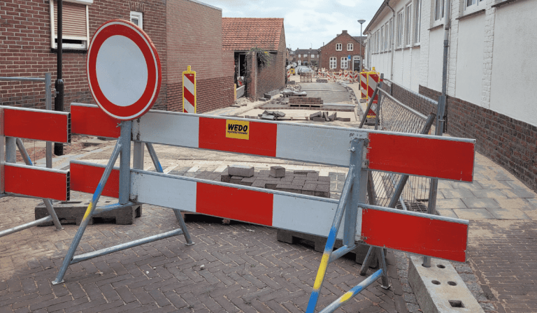 Werk Sportlaan en omgeving Montfort stil tijdens bouwvakantie.