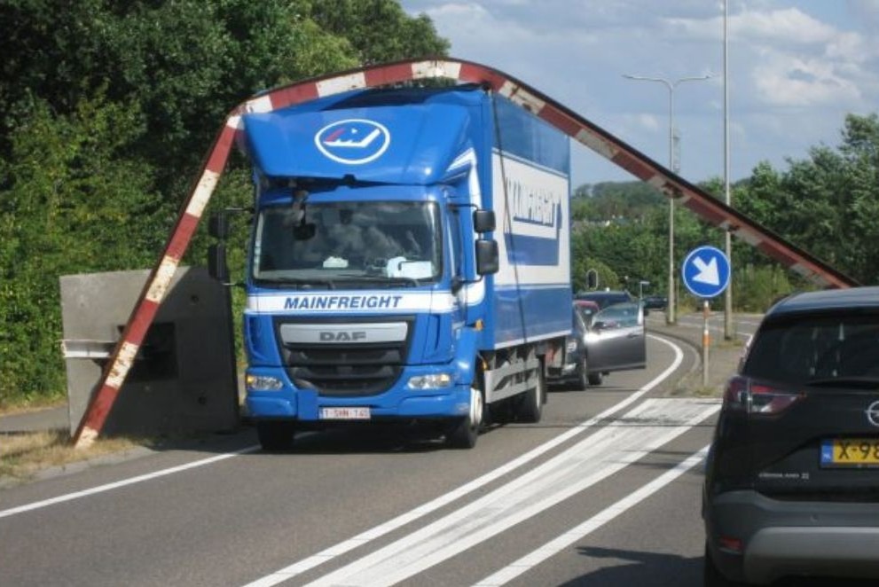 Lasersysteem LiDAR moet doorrijdende chauffeurs bij afgesloten bruggen wakker schudden